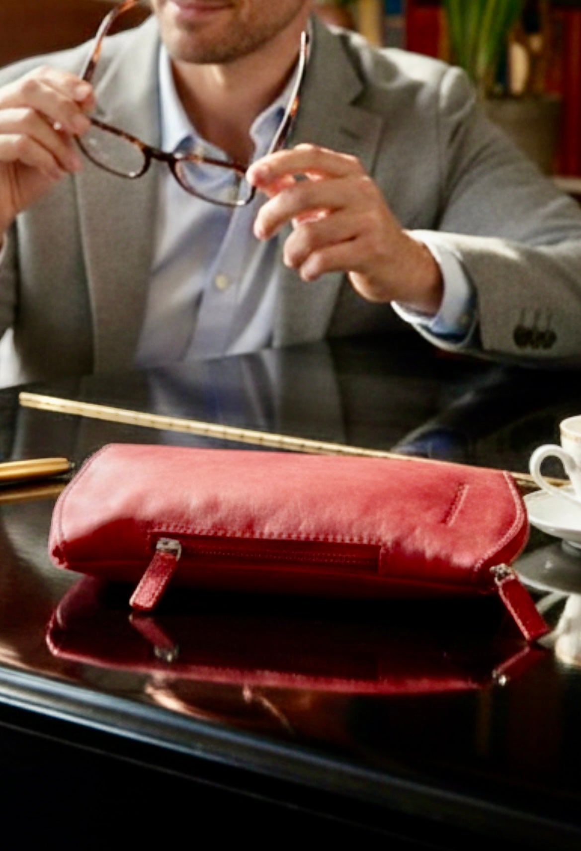 Cosgrove & Co Glasses case - Holds two pairs.