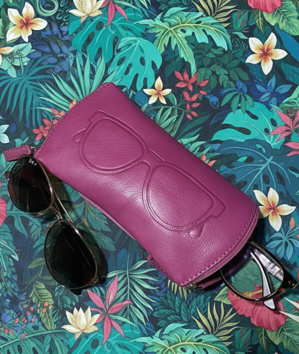 Cosgrove & Co Glasses case - holds two pairs.