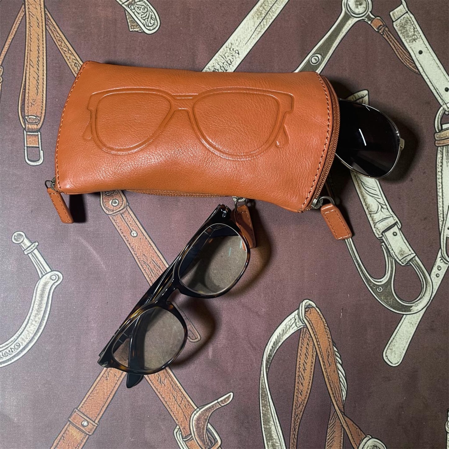 Cosgrove & Co Glasses case - holds two pairs.